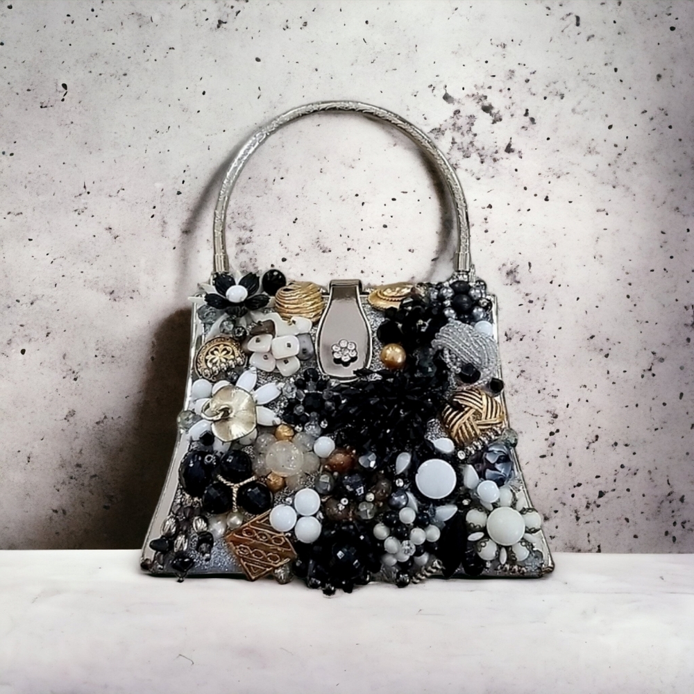 NWT Repurposed Vintage Jewelry Collage Beaded Metal Frame Handbag - Picture 2 of 16